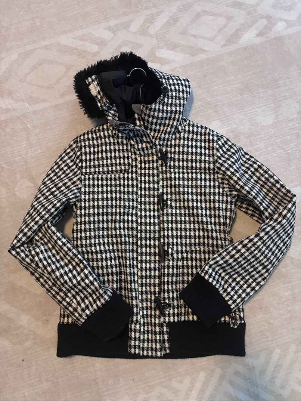 Women’s Roxy Black & White Houndstooth Snow Jacket with Faux Fur Trim